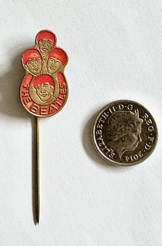 Vintage 1964 beatles pin badge - 1964,