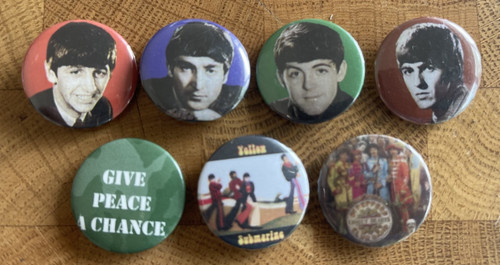 Vintage beatles pin button - beatles,